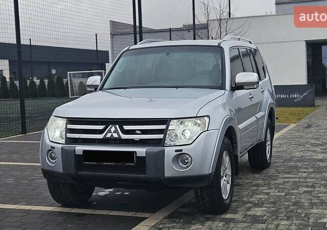 Серый Мицубиси Паджеро, объемом двигателя 3 л и пробегом 259 тыс. км за 9700 $, фото 14 на Automoto.ua