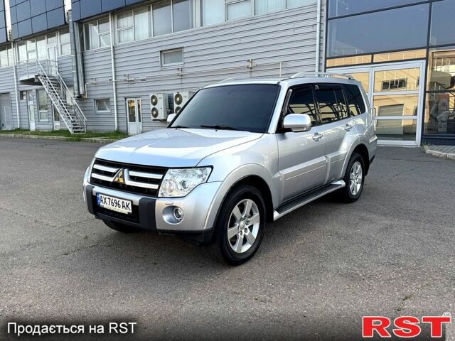 Сірий Міцубісі Паджеро, об'ємом двигуна 3.8 л та пробігом 178 тис. км за 11999 $, фото 1 на Automoto.ua