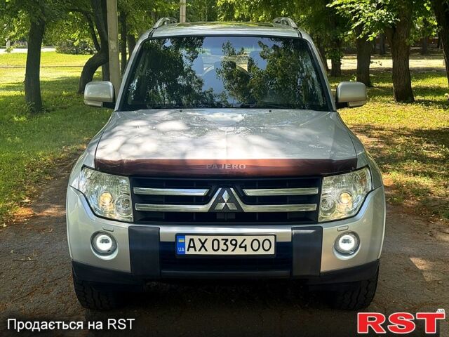 Серый Мицубиси Паджеро, объемом двигателя 3 л и пробегом 213 тыс. км за 12500 $, фото 1 на Automoto.ua