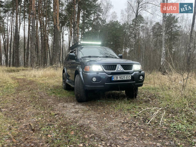 Серый Мицубиси Паджеро, объемом двигателя 3 л и пробегом 290 тыс. км за 9000 $, фото 12 на Automoto.ua