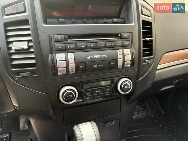 Мицубиси Паджеро 2008 в Чугуеве на Automoto.ua Серый Мицубиси Паджеро, объемом двигателя 2.97 л и пробегом 182 тыс. км за 11800 $, фото 15 на Automoto.ua