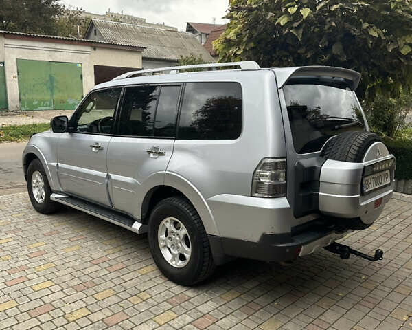 Серый Мицубиси Паджеро, объемом двигателя 3 л и пробегом 141 тыс. км за 12000 $, фото 4 на Automoto.ua