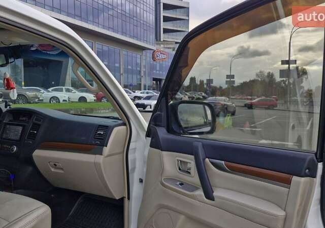 Серый Мицубиси Паджеро, объемом двигателя 2.97 л и пробегом 200 тыс. км за 10000 $, фото 19 на Automoto.ua