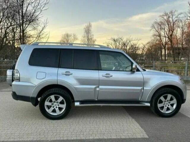 Серый Мицубиси Паджеро, объемом двигателя 3.2 л и пробегом 197 тыс. км за 3000 $, фото 3 на Automoto.ua