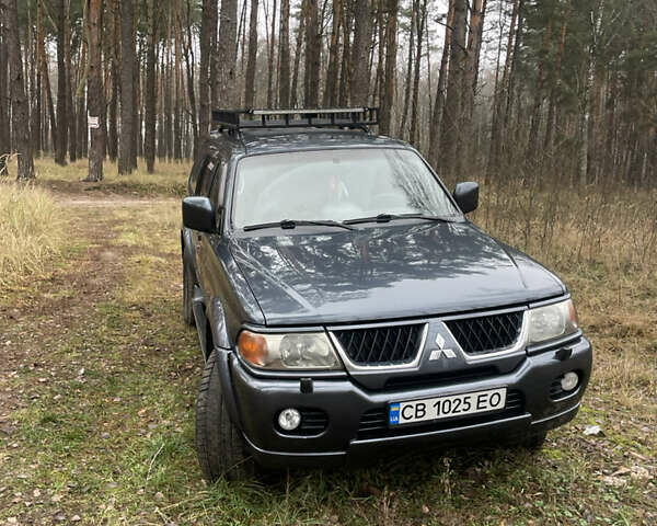 Серый Мицубиси Паджеро, объемом двигателя 3 л и пробегом 290 тыс. км за 9000 $, фото 8 на Automoto.ua