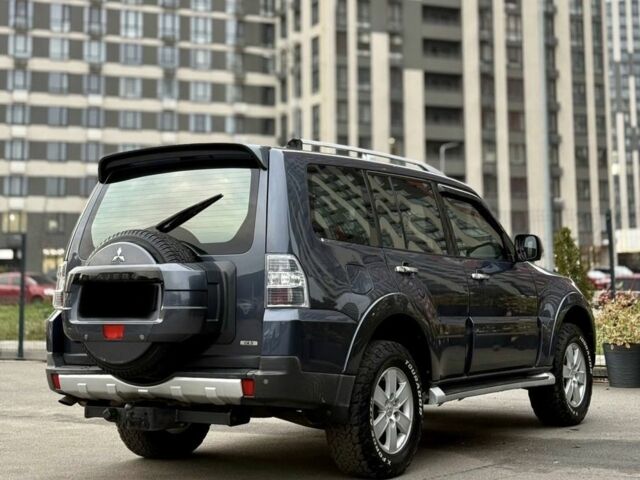 Сірий Міцубісі Паджеро, об'ємом двигуна 3 л та пробігом 245 тис. км за 9950 $, фото 3 на Automoto.ua