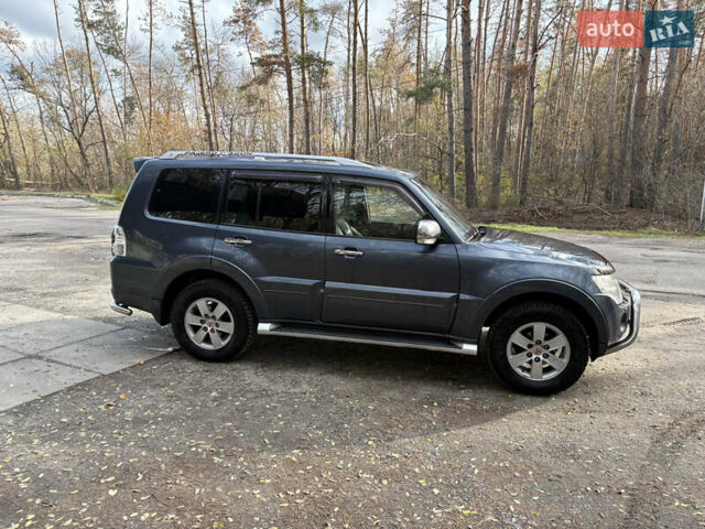 Мицубиси Паджеро 2008 в Чугуеве на Automoto.ua Серый Мицубиси Паджеро, объемом двигателя 2.97 л и пробегом 182 тыс. км за 11800 $, фото 3 на Automoto.ua