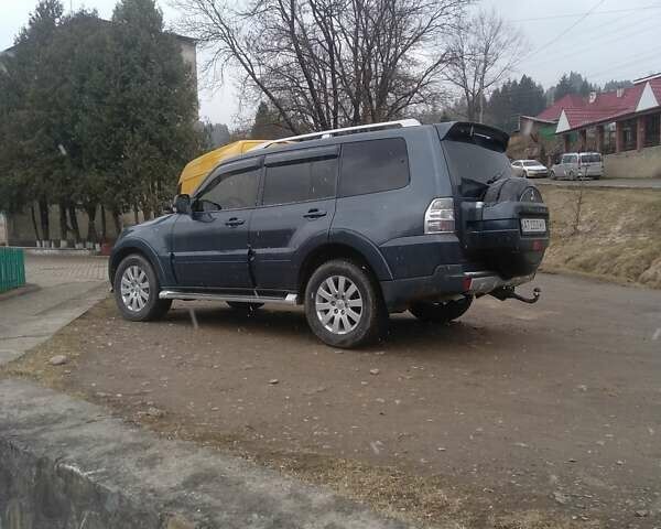Серый Мицубиси Паджеро, объемом двигателя 3.2 л и пробегом 268 тыс. км за 13400 $, фото 3 на Automoto.ua