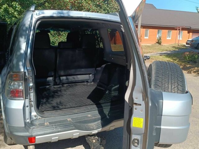Сірий Міцубісі Паджеро, об'ємом двигуна 3.2 л та пробігом 352 тис. км за 9125 $, фото 10 на Automoto.ua