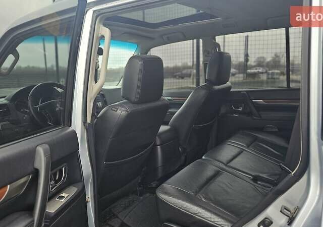 Серый Мицубиси Паджеро, объемом двигателя 3 л и пробегом 259 тыс. км за 9700 $, фото 33 на Automoto.ua