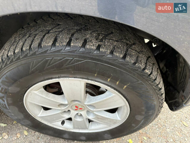 Мицубиси Паджеро 2008 в Чугуеве на Automoto.ua Серый Мицубиси Паджеро, объемом двигателя 2.97 л и пробегом 182 тыс. км за 11800 $, фото 17 на Automoto.ua