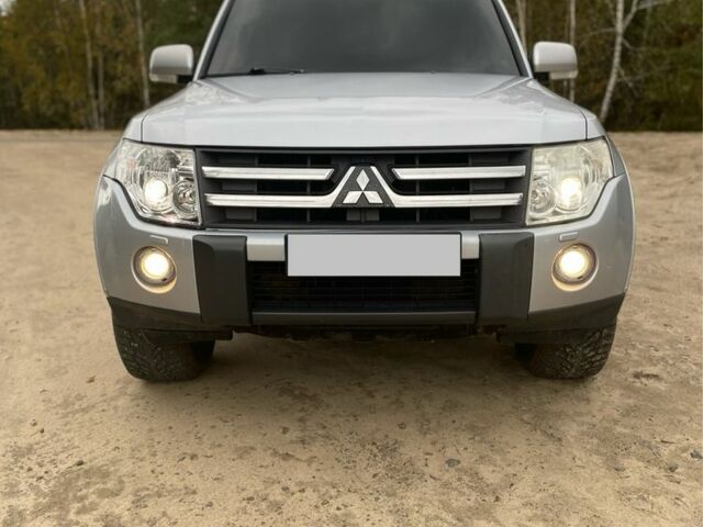 Сірий Міцубісі Паджеро, об'ємом двигуна 3.2 л та пробігом 500 тис. км за 6750 $, фото 3 на Automoto.ua