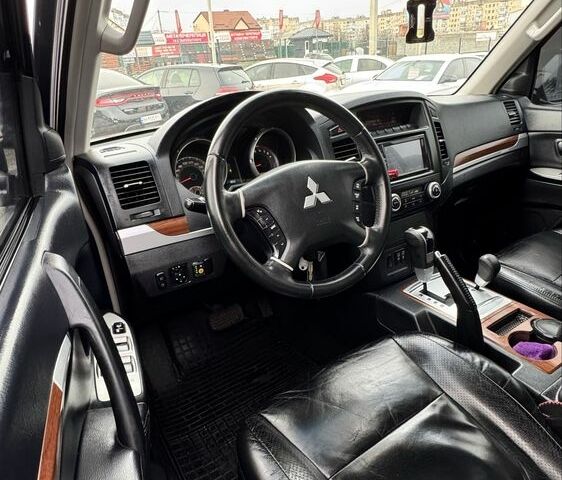 Сірий Міцубісі Паджеро, об'ємом двигуна 3 л та пробігом 191 тис. км за 9999 $, фото 9 на Automoto.ua