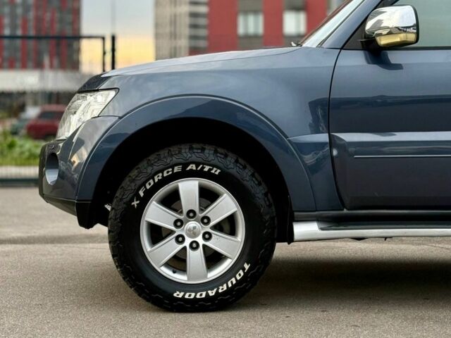 Сірий Міцубісі Паджеро, об'ємом двигуна 3 л та пробігом 245 тис. км за 9950 $, фото 11 на Automoto.ua