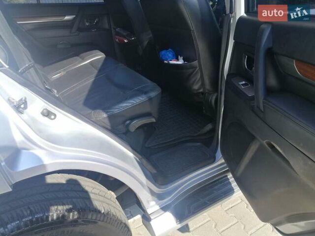 Сірий Міцубісі Паджеро, об'ємом двигуна 2.97 л та пробігом 199 тис. км за 12500 $, фото 2 на Automoto.ua