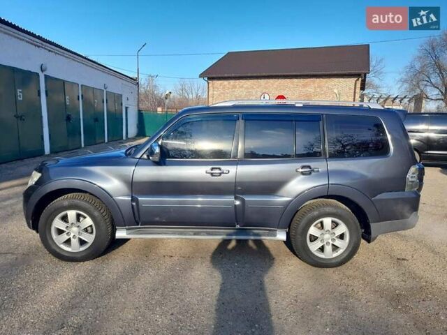 Серый Мицубиси Паджеро, объемом двигателя 2.97 л и пробегом 168 тыс. км за 12500 $, фото 5 на Automoto.ua