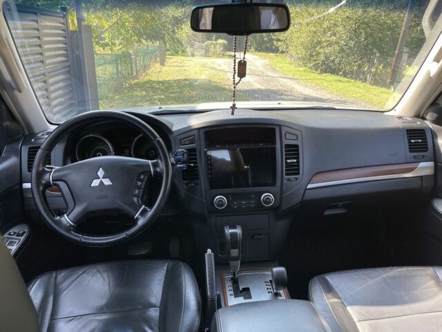 Сірий Міцубісі Паджеро, об'ємом двигуна 3 л та пробігом 253 тис. км за 12000 $, фото 7 на Automoto.ua