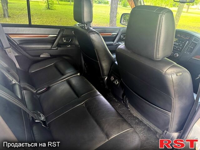 Серый Мицубиси Паджеро, объемом двигателя 3 л и пробегом 213 тыс. км за 12500 $, фото 8 на Automoto.ua