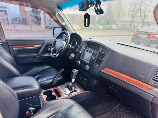 Сірий Міцубісі Паджеро, об'ємом двигуна 3.2 л та пробігом 180 тис. км за 16500 $, фото 7 на Automoto.ua