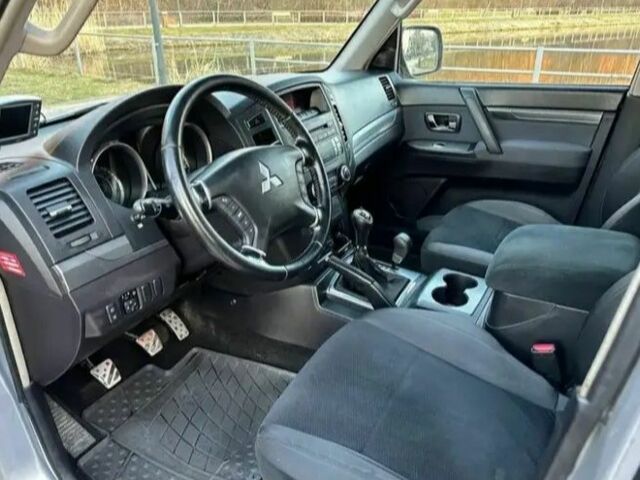 Серый Мицубиси Паджеро, объемом двигателя 3.2 л и пробегом 199 тыс. км за 2900 $, фото 7 на Automoto.ua