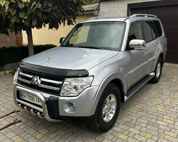 Серый Мицубиси Паджеро, объемом двигателя 3 л и пробегом 141 тыс. км за 12000 $, фото 2 на Automoto.ua