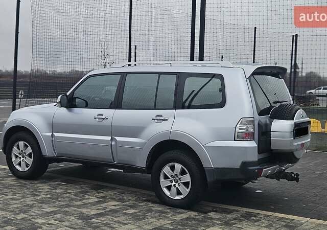 Серый Мицубиси Паджеро, объемом двигателя 3 л и пробегом 259 тыс. км за 9700 $, фото 10 на Automoto.ua