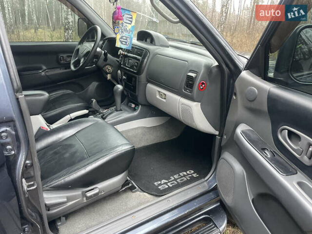 Серый Мицубиси Паджеро, объемом двигателя 3 л и пробегом 290 тыс. км за 9000 $, фото 15 на Automoto.ua