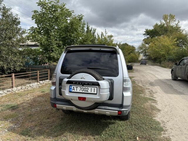 Серый Мицубиси Паджеро, объемом двигателя 3.2 л и пробегом 284 тыс. км за 11500 $, фото 3 на Automoto.ua