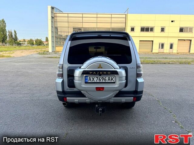 Сірий Міцубісі Паджеро, об'ємом двигуна 3.8 л та пробігом 178 тис. км за 11999 $, фото 2 на Automoto.ua