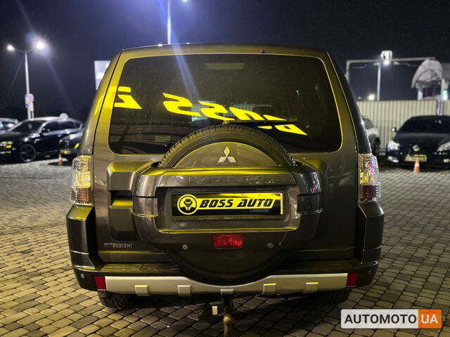 Мицубиси Паджеро 2010 в Мукачеве на Automoto.ua Серый Мицубиси Паджеро, объемом двигателя 3.2 л и пробегом 290 тыс. км за 15990 $, фото 4 на Automoto.ua