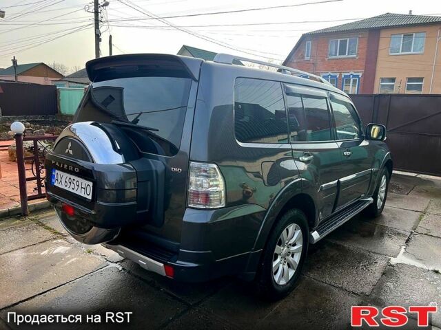 Серый Мицубиси Паджеро, объемом двигателя 3.2 л и пробегом 212 тыс. км за 17000 $, фото 3 на Automoto.ua