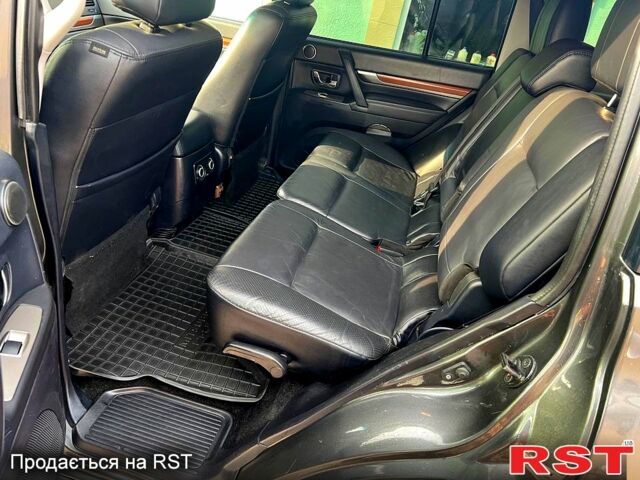 Серый Мицубиси Паджеро, объемом двигателя 3.2 л и пробегом 212 тыс. км за 17000 $, фото 9 на Automoto.ua