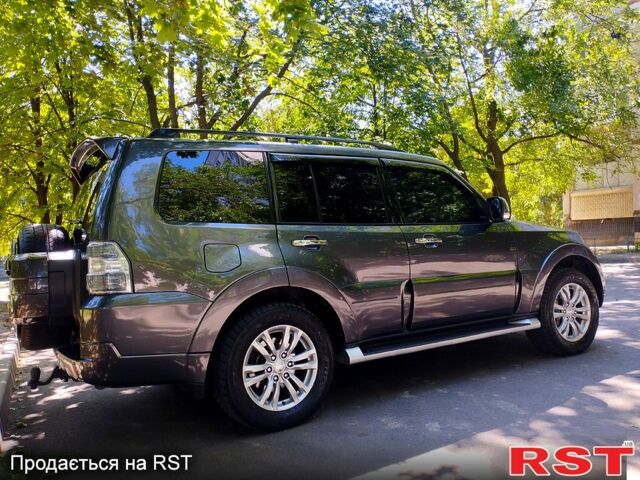 Сірий Міцубісі Паджеро, об'ємом двигуна 3.2 л та пробігом 179 тис. км за 17000 $, фото 6 на Automoto.ua