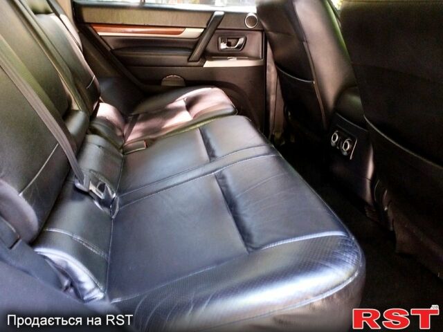 Сірий Міцубісі Паджеро, об'ємом двигуна 3.2 л та пробігом 179 тис. км за 17000 $, фото 10 на Automoto.ua