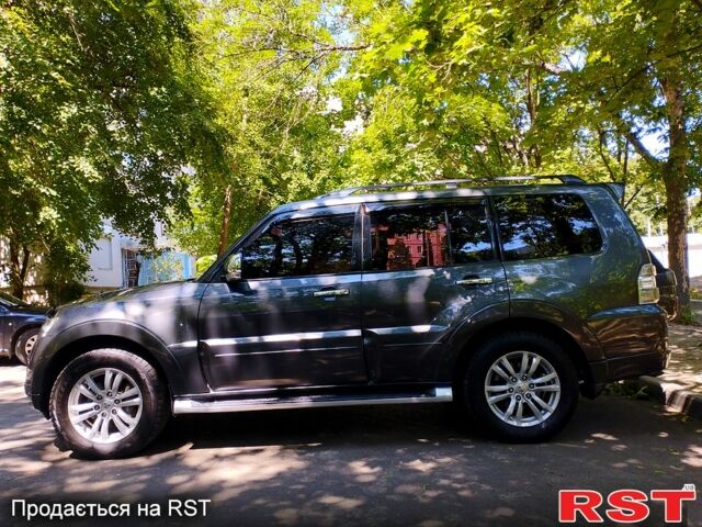 Сірий Міцубісі Паджеро, об'ємом двигуна 3.2 л та пробігом 179 тис. км за 17000 $, фото 5 на Automoto.ua