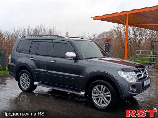 Серый Мицубиси Паджеро, объемом двигателя 3.2 л и пробегом 183 тыс. км за 18500 $, фото 2 на Automoto.ua