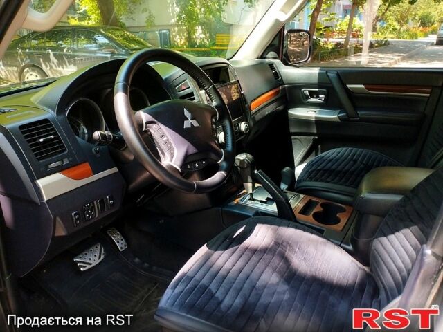 Сірий Міцубісі Паджеро, об'ємом двигуна 3.2 л та пробігом 179 тис. км за 17000 $, фото 8 на Automoto.ua