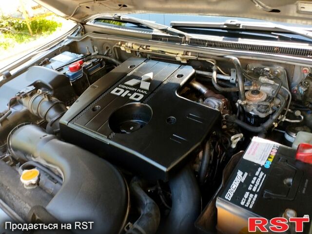 Сірий Міцубісі Паджеро, об'ємом двигуна 3.2 л та пробігом 179 тис. км за 17000 $, фото 12 на Automoto.ua