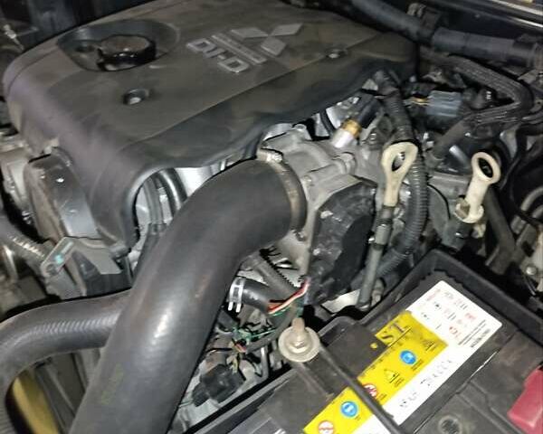 Серый Мицубиси Паджеро, объемом двигателя 2.48 л и пробегом 150 тыс. км за 13777 $, фото 5 на Automoto.ua