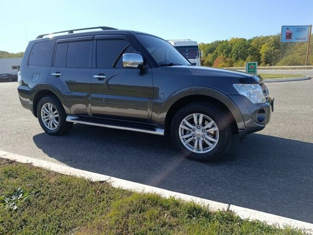 Сірий Міцубісі Паджеро, об'ємом двигуна 3.2 л та пробігом 183 тис. км за 19999 $, фото 11 на Automoto.ua