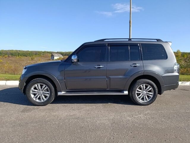 Сірий Міцубісі Паджеро, об'ємом двигуна 3.2 л та пробігом 183 тис. км за 19999 $, фото 5 на Automoto.ua