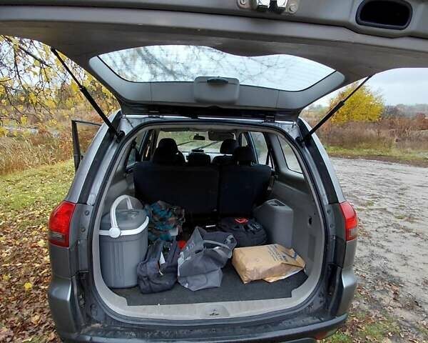 Сірий Міцубісі Паджеро, об'ємом двигуна 2.5 л та пробігом 245 тис. км за 13000 $, фото 7 на Automoto.ua