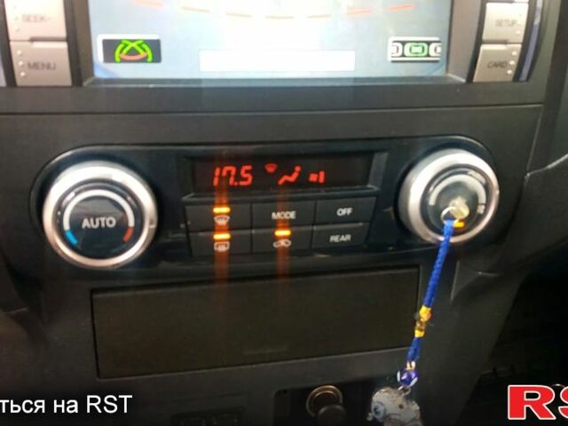 Серый Мицубиси Паджеро, объемом двигателя 3.2 л и пробегом 199 тыс. км за 19000 $, фото 12 на Automoto.ua