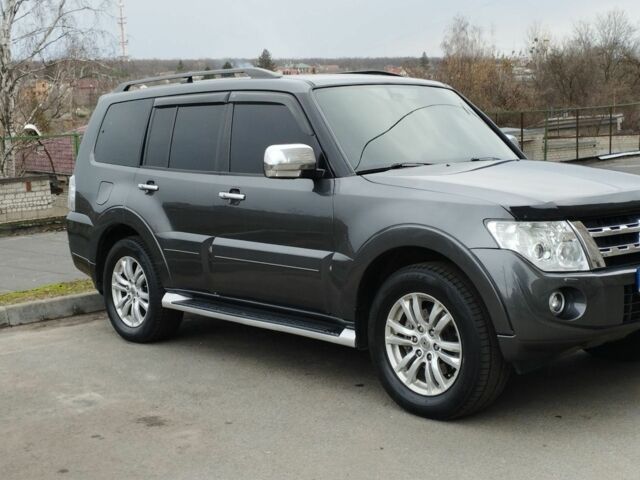 Серый Мицубиси Паджеро, объемом двигателя 3.2 л и пробегом 184 тыс. км за 17900 $, фото 1 на Automoto.ua