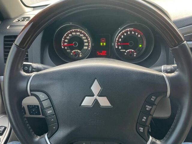 Серый Мицубиси Паджеро, объемом двигателя 3.5 л и пробегом 149 тыс. км за 23500 $, фото 8 на Automoto.ua