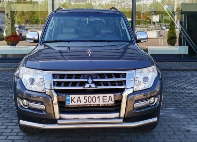 Серый Мицубиси Паджеро, объемом двигателя 3.5 л и пробегом 149 тыс. км за 23500 $, фото 2 на Automoto.ua