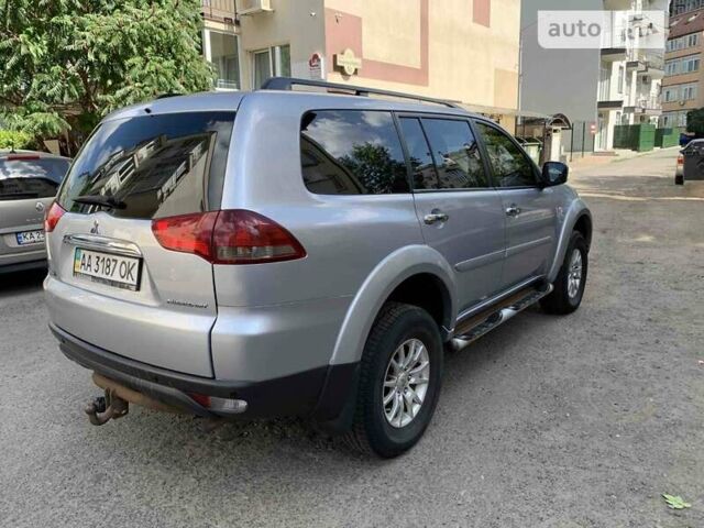 Серый Мицубиси Паджеро, объемом двигателя 2.48 л и пробегом 182 тыс. км за 15200 $, фото 10 на Automoto.ua