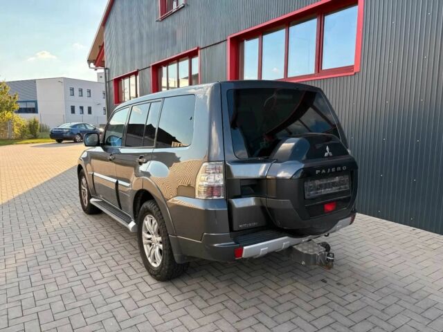 Серый Мицубиси Паджеро, объемом двигателя 3.2 л и пробегом 57 тыс. км за 20000 $, фото 3 на Automoto.ua