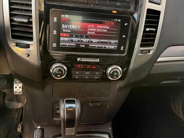 Серый Мицубиси Паджеро, объемом двигателя 3.2 л и пробегом 57 тыс. км за 20000 $, фото 7 на Automoto.ua