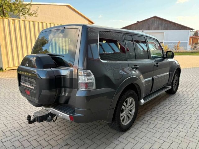 Серый Мицубиси Паджеро, объемом двигателя 3.2 л и пробегом 68 тыс. км за 10000 $, фото 3 на Automoto.ua